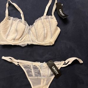 NEW DKNY matching bra and panty set